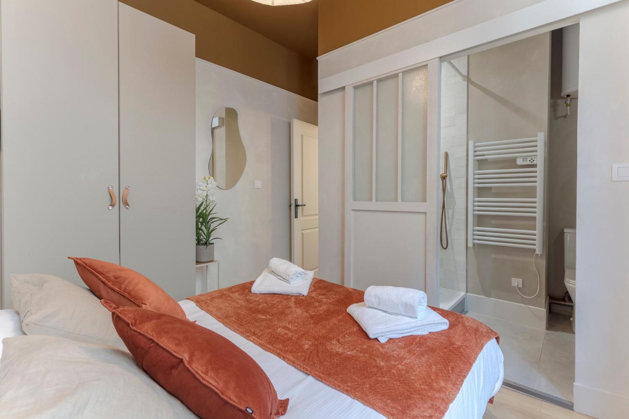 Ferienwohnung Hypercentre - Le Balcon Des Pyrenees Pau Exterior foto